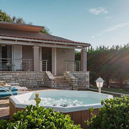 Neptune Sea House - Beachfront Άγιος Σπυρίδωνας Εξωτερικό φωτογραφία