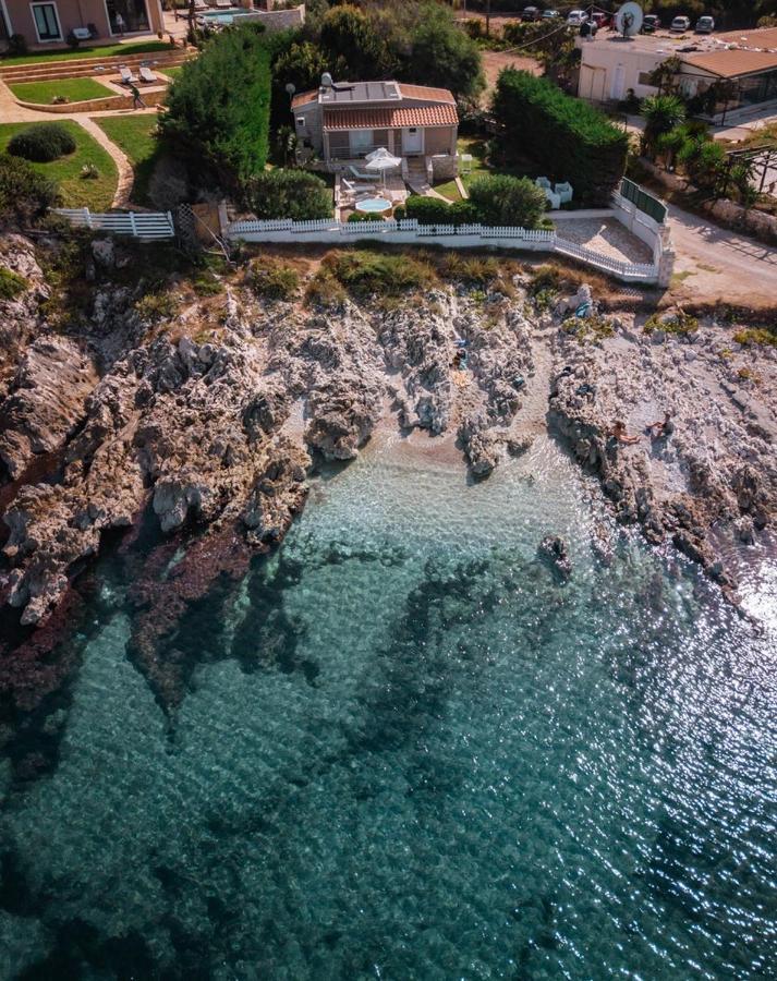 Neptune Sea House - Beachfront Άγιος Σπυρίδωνας Εξωτερικό φωτογραφία